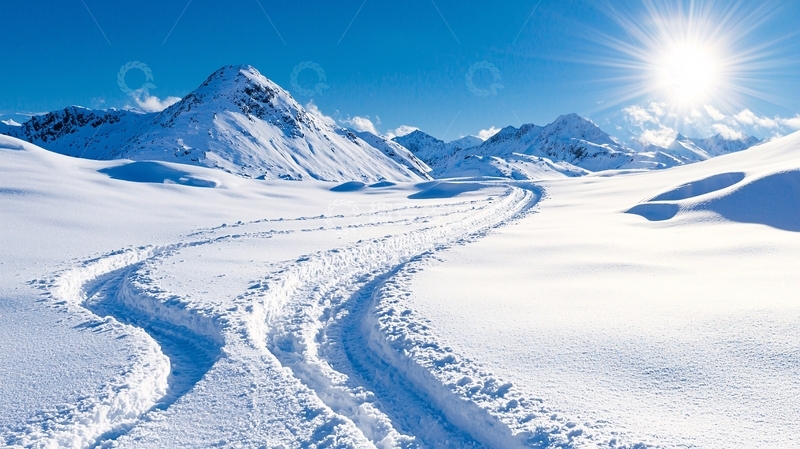 高清大图下载【趣麦麦图】雪地山景徒步足迹