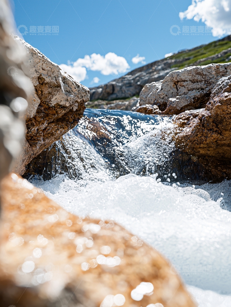 高清大图下载【趣麦麦图】山间清澈溪流