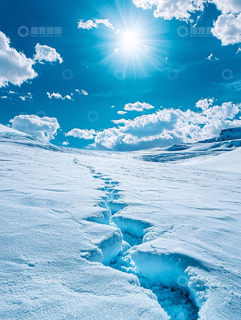 高清大图下载【趣麦麦图】雪地上的脚印通向远方