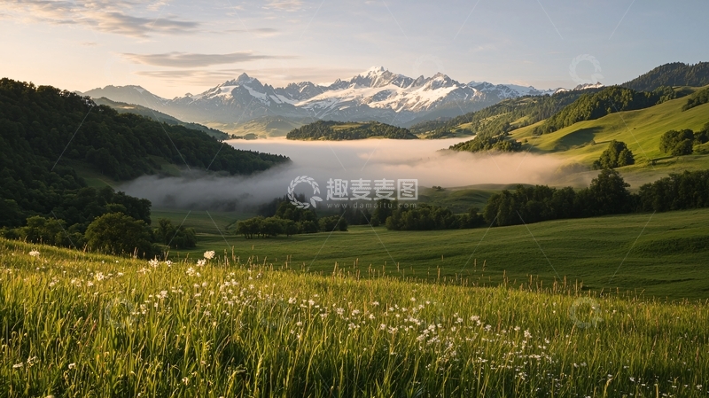 高清大图下载【趣麦麦图】山间湖泊云雾缭绕