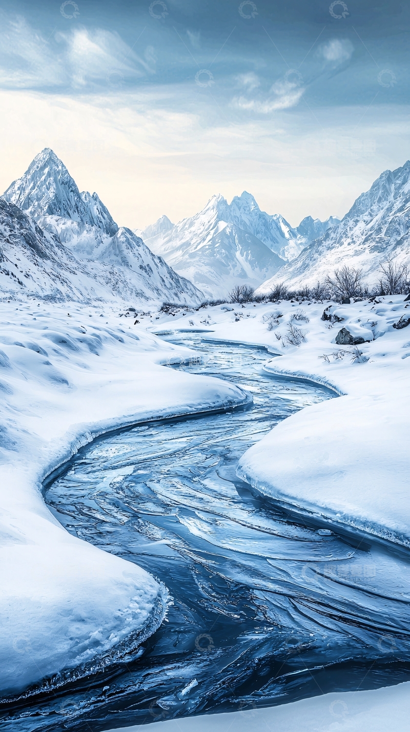 高清大图下载【趣麦麦图】雪山下的蜿蜒河流