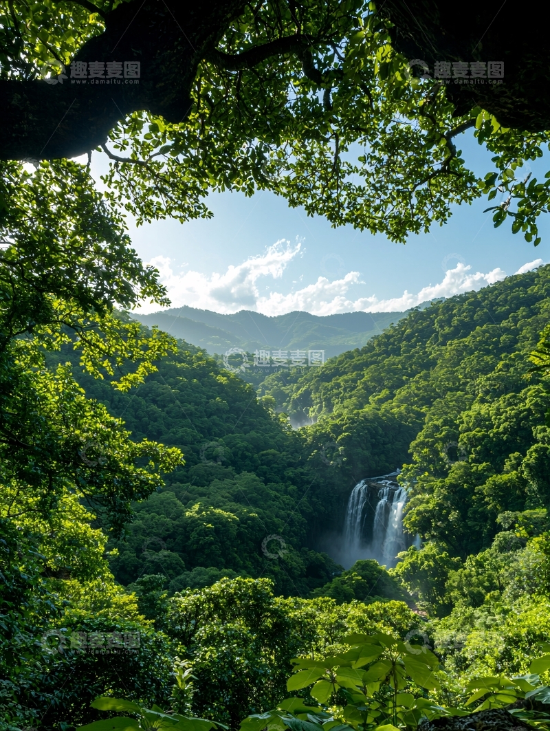 高清大图下载【趣麦麦图】山间瀑布绿树环绕自然风光