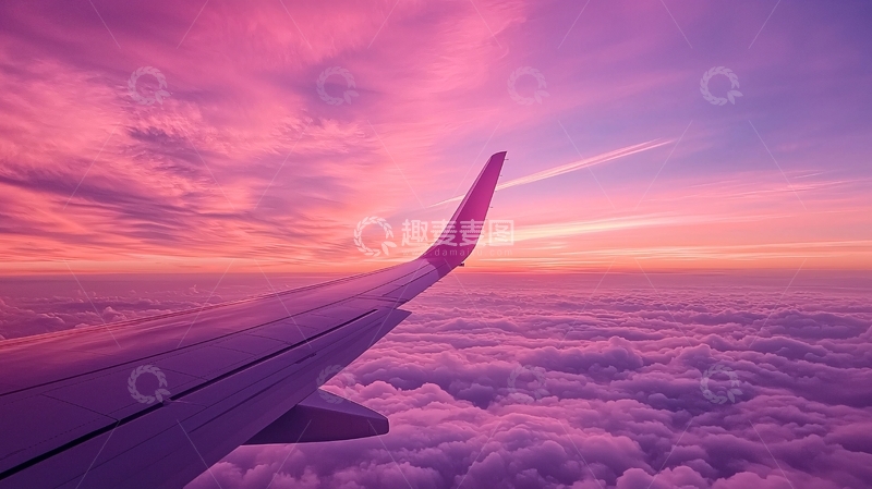 高清大图下载【趣麦麦图】飞机翼下的梦幻云海