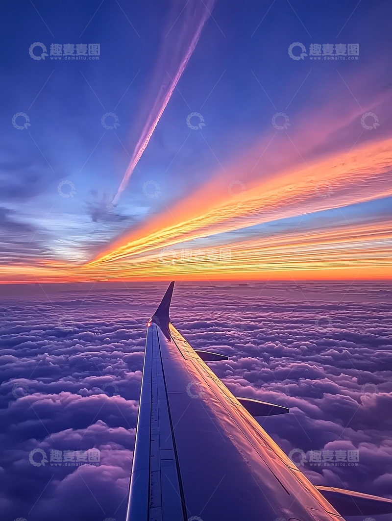 高清大图下载【趣麦麦图】飞机翼下的日落云海