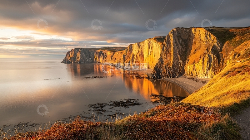 高清大图下载【趣麦麦图】夕阳下的海岸悬崖风景