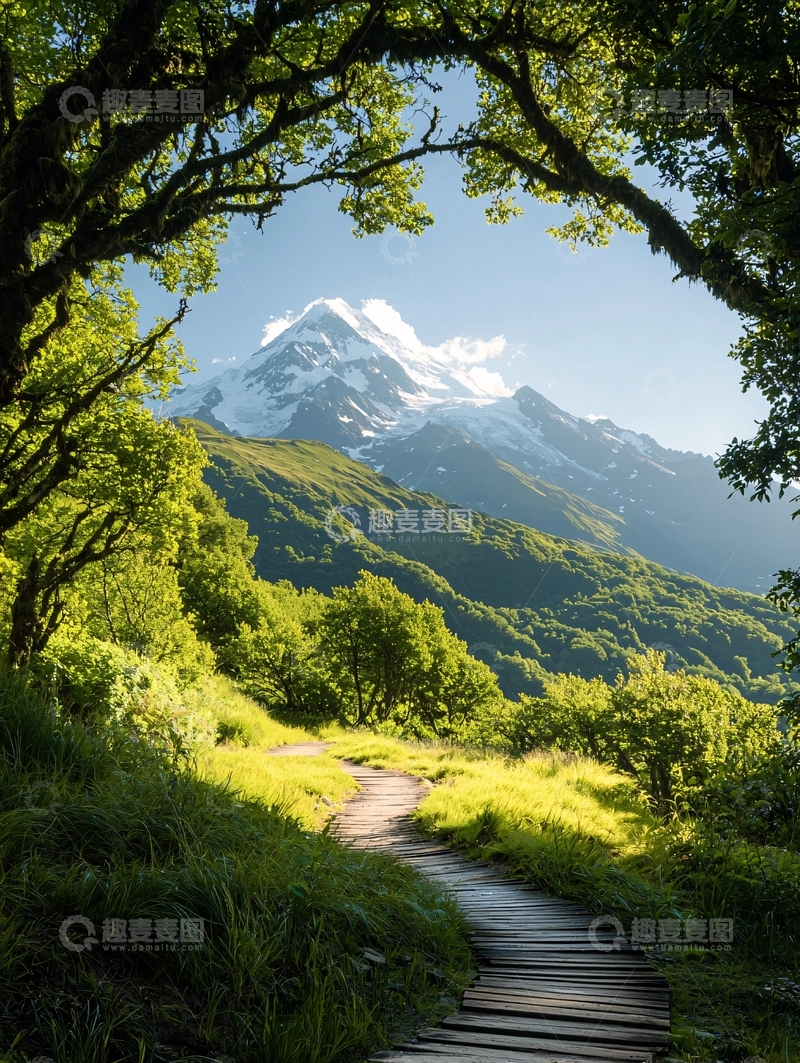 高清大图下载【趣麦麦图】山间小径与雪山美景