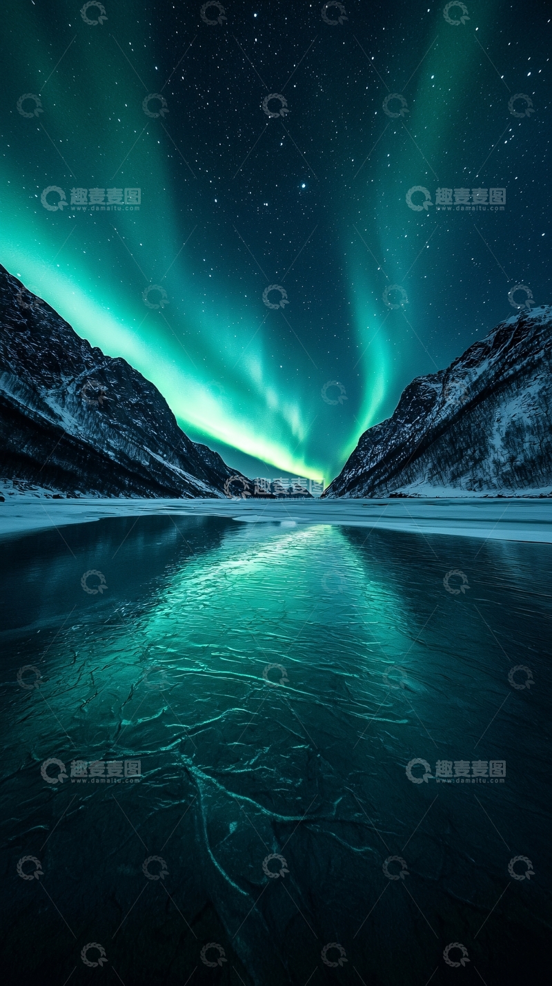 高清大图下载【趣麦麦图】极光下的冰川湖夜景