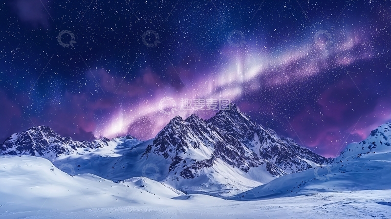 高清大图下载【趣麦麦图】雪山夜空下的梦幻景象