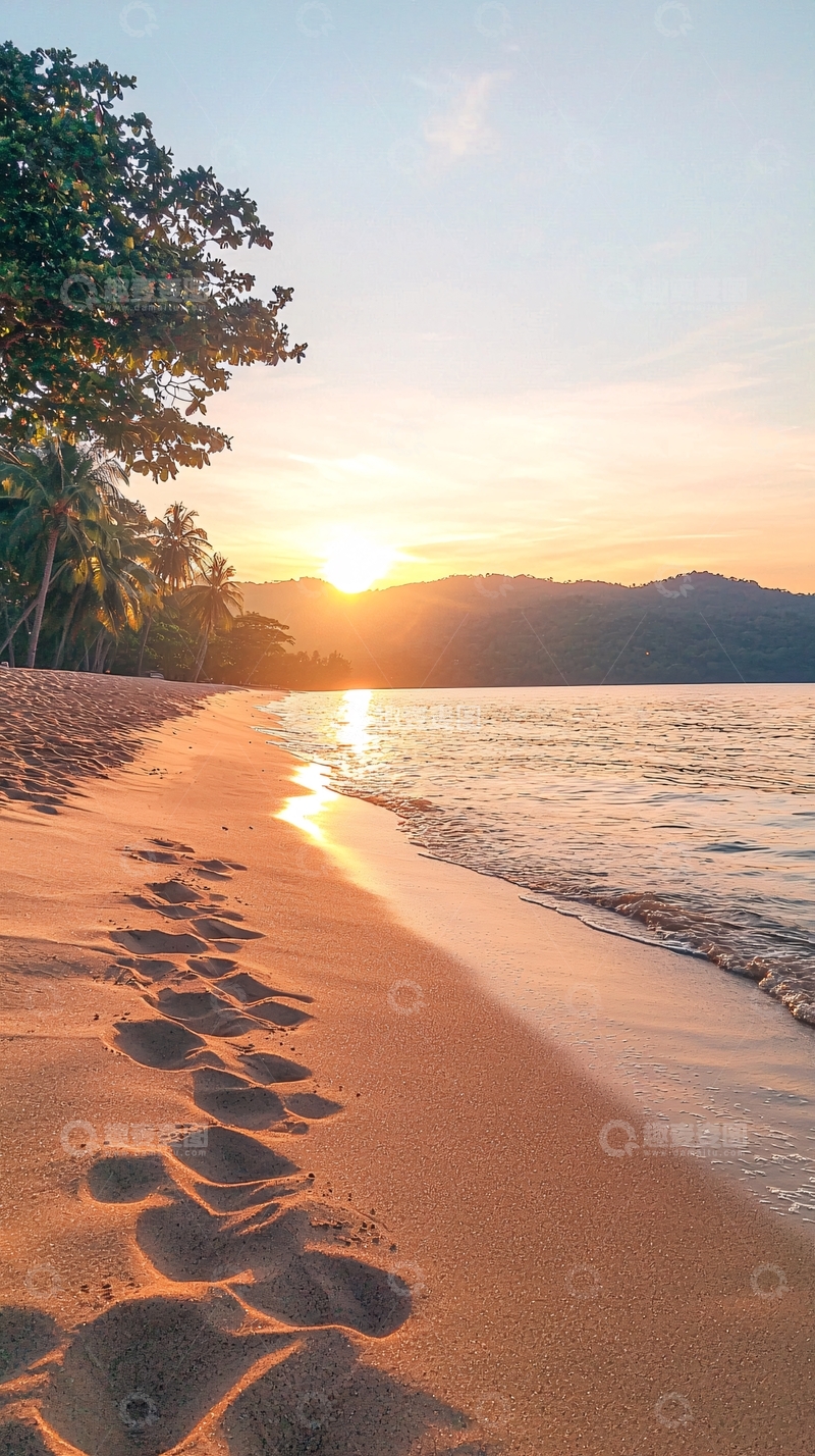 高清大图下载【趣麦麦图】夕阳海滩脚印沙滩风景