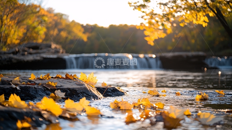 高清大图下载【趣麦麦图】秋日瀑布落叶风景