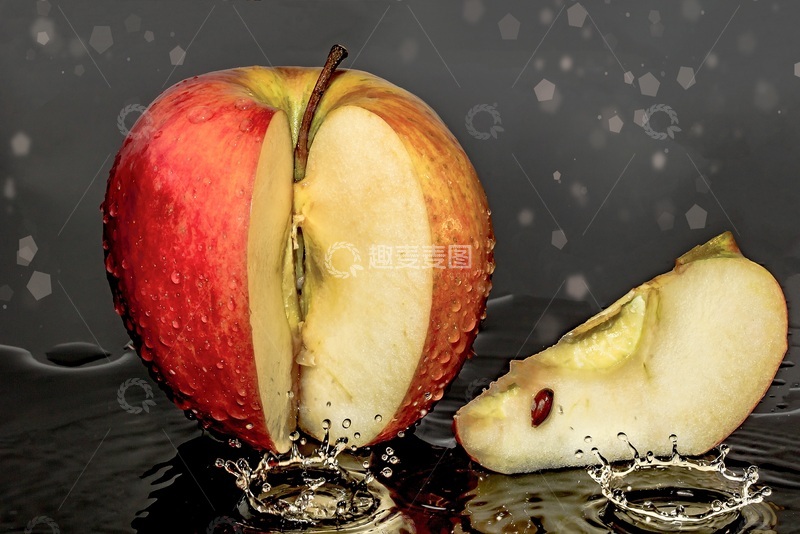 高清大图下载【趣麦麦图】切开的苹果并带有水滴落下