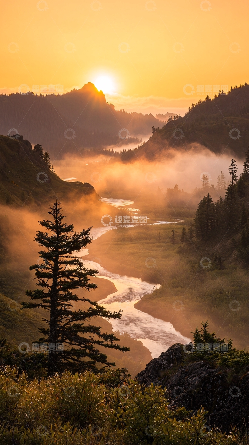 高清大图下载【趣麦麦图】晨雾中的山谷河流