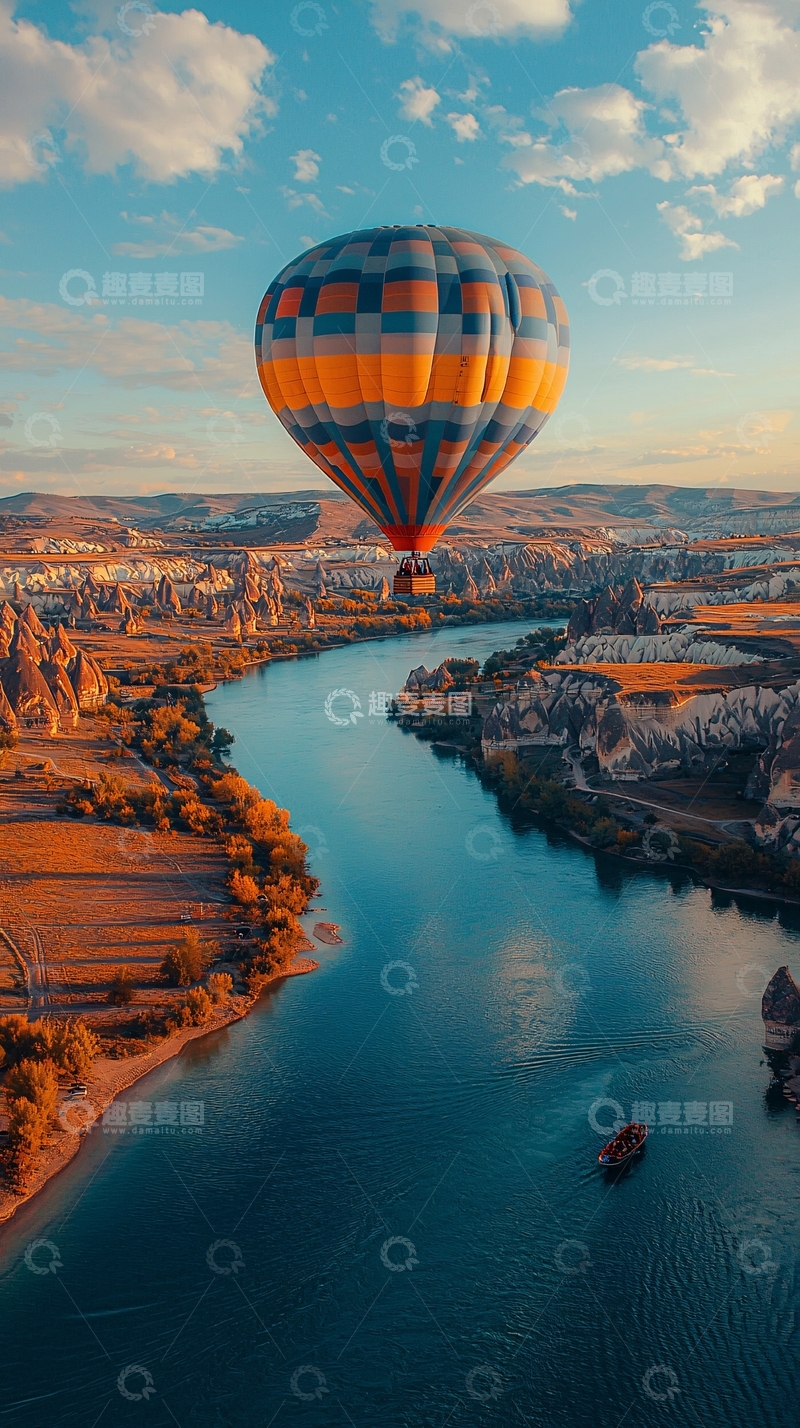 高清大图下载【趣麦麦图】热气球与河流的壮丽景色