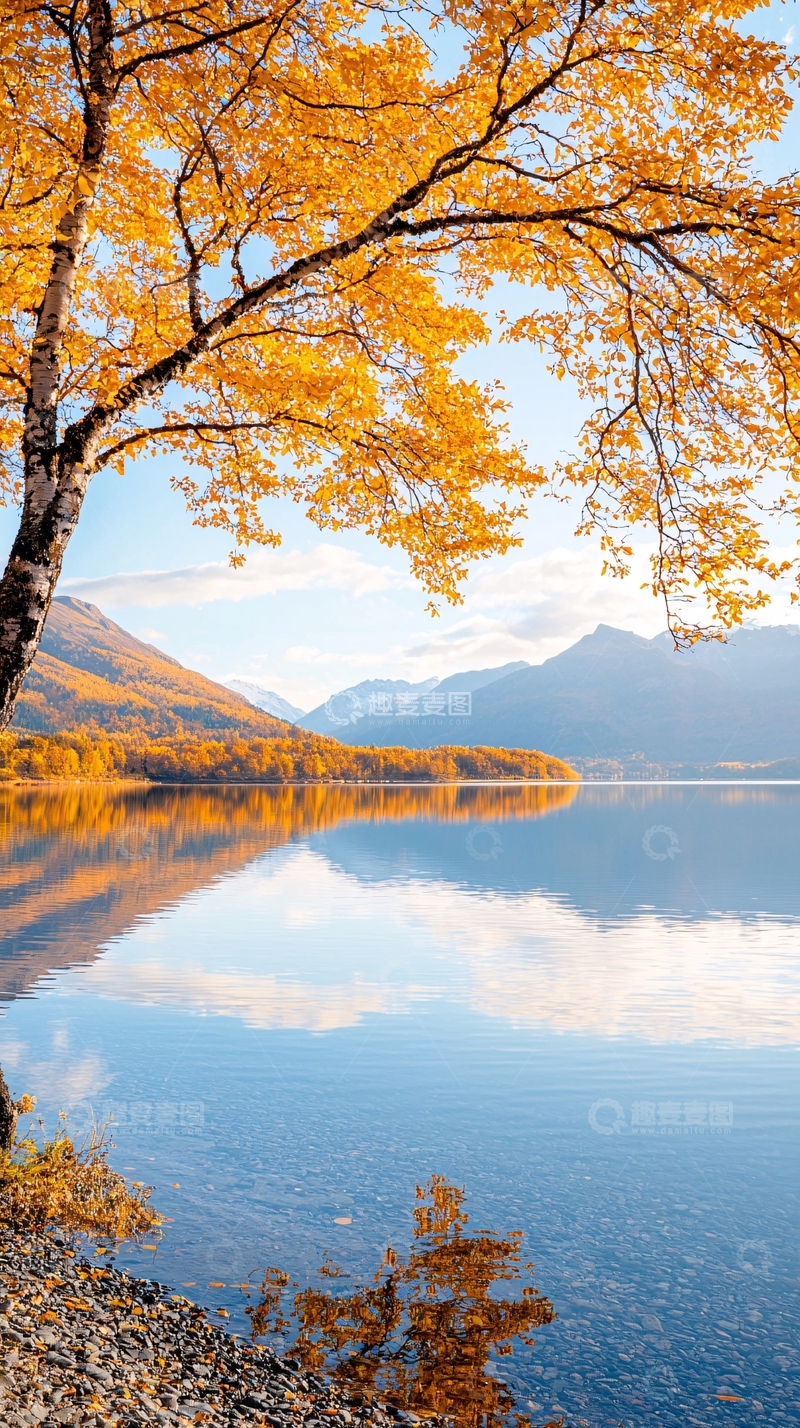 高清大图下载【趣麦麦图】秋日湖畔静谧风景