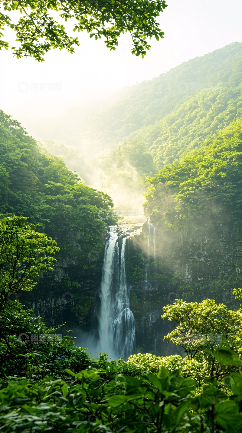 高清大图下载【趣麦麦图】山间瀑布晨雾