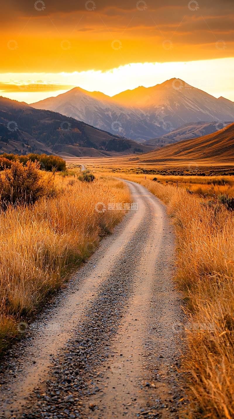 高清大图下载【趣麦麦图】夕阳下的山间小路