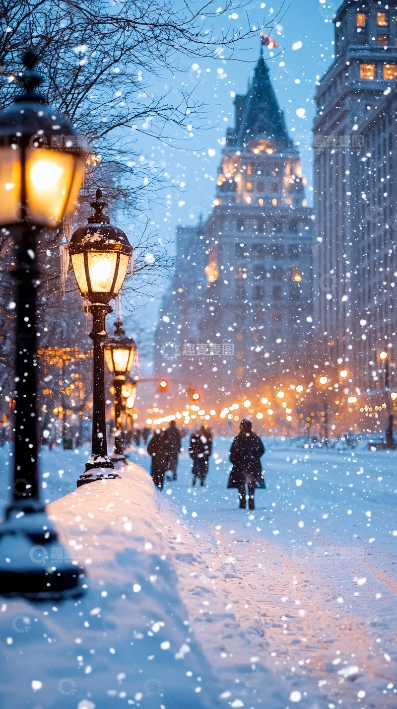 高清大图下载【趣麦麦图】雪夜城市灯光下的行人