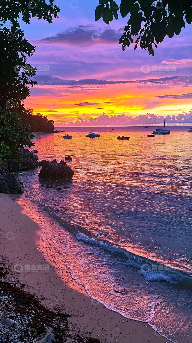 高清大图下载【趣麦麦图】日落海滩上的宁静时刻