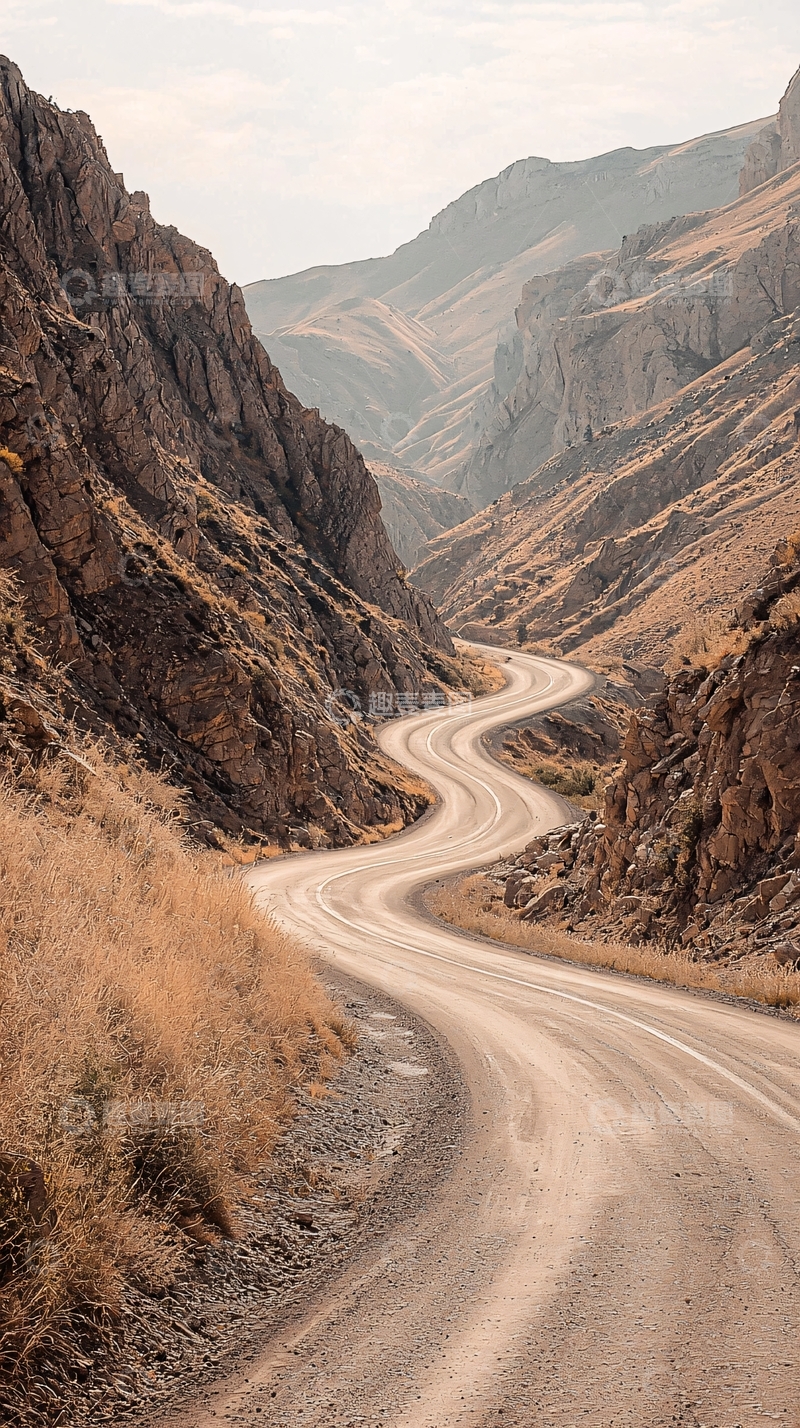 高清大图下载【趣麦麦图】蜿蜒山路穿越峡谷