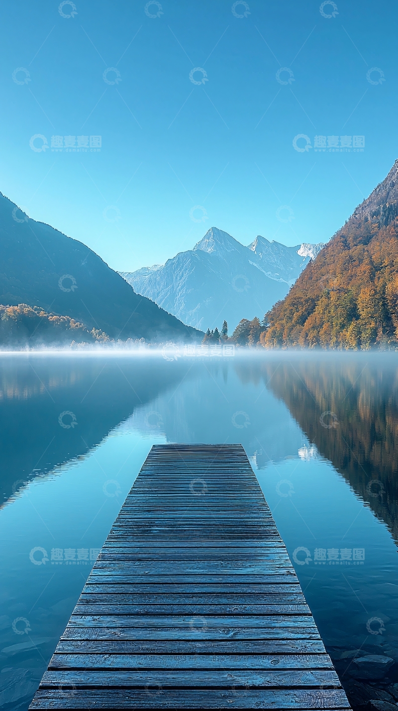 高清大图下载【趣麦麦图】宁静湖畔木桥秋景