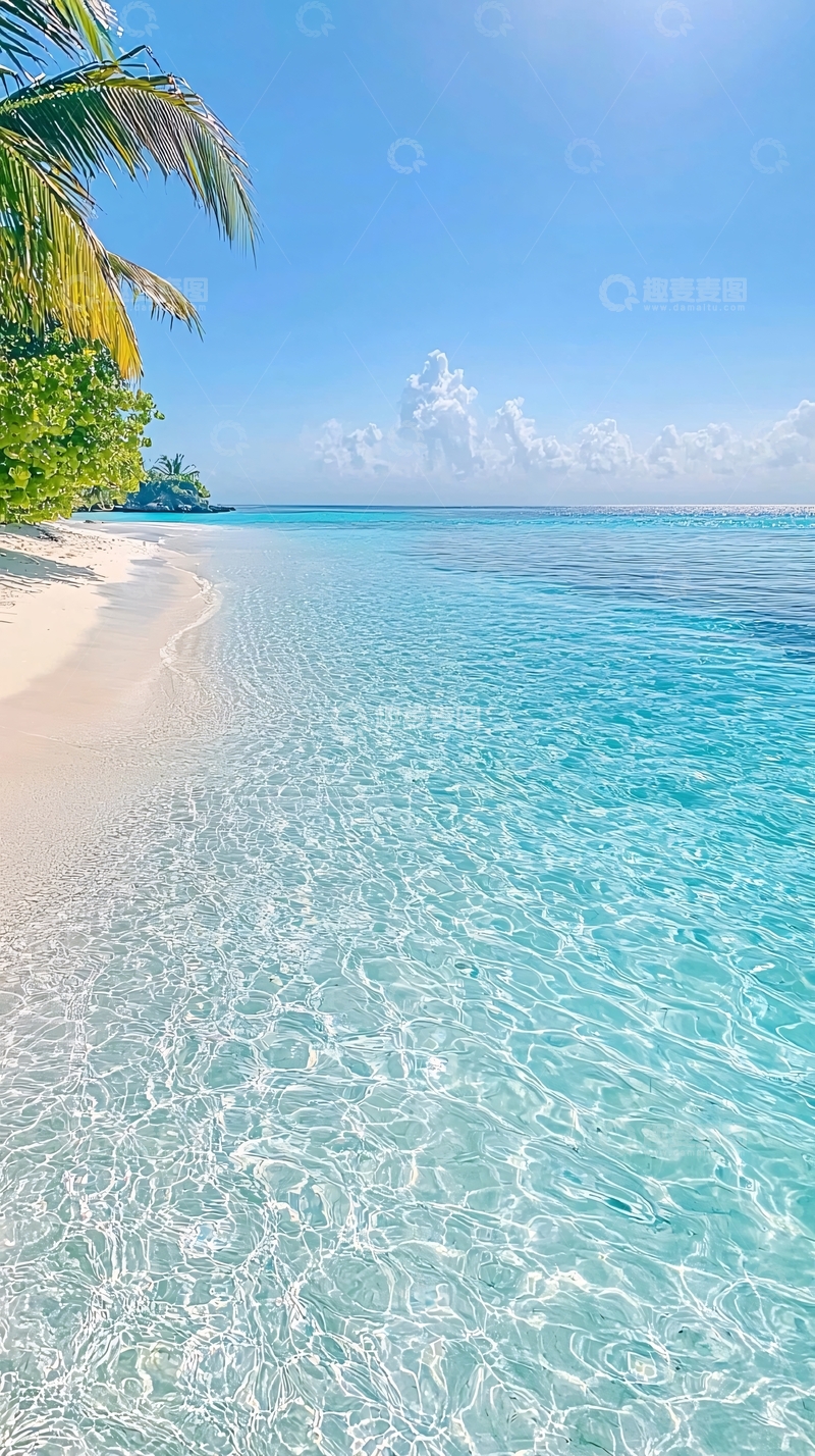 高清大图下载【趣麦麦图】清澈海滩与蓝天白云
