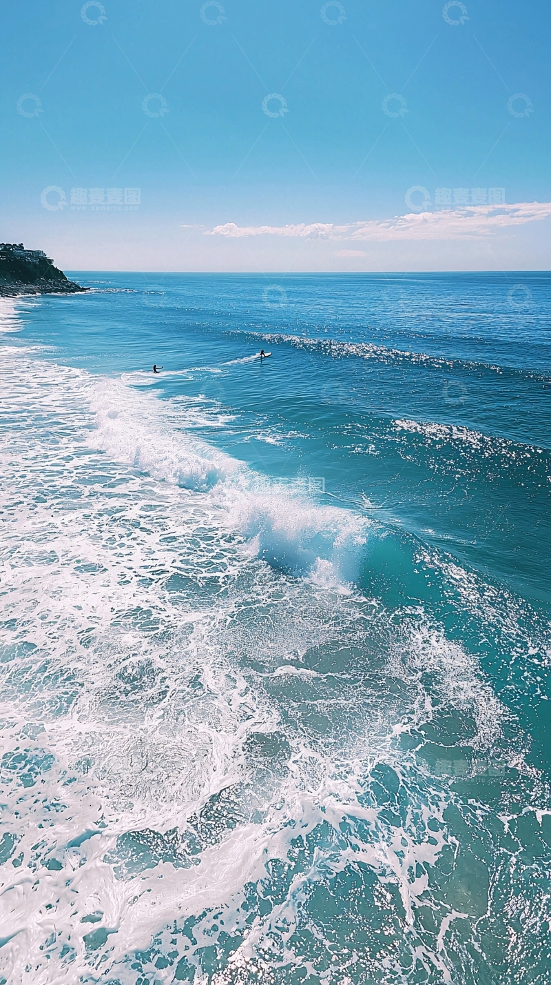高清大图下载【趣麦麦图】海浪冲浪者与蓝天白云