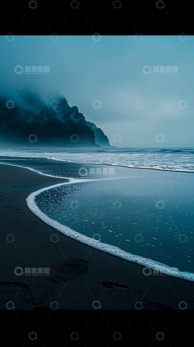 高清大图下载【趣麦麦图】雾蒙蒙的海滩与岩石