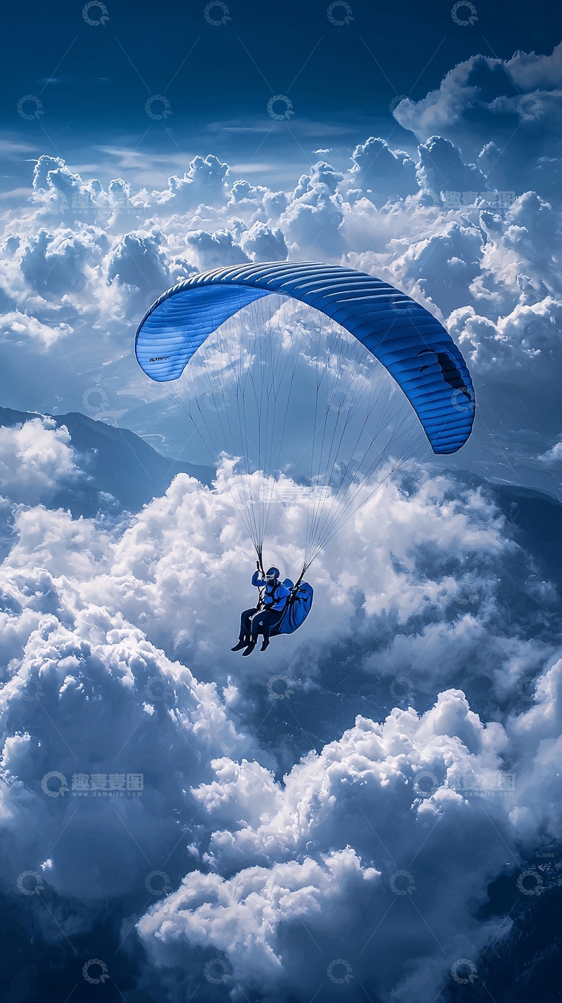 高清大图下载【趣麦麦图】蓝天白云下的滑翔伞飞行