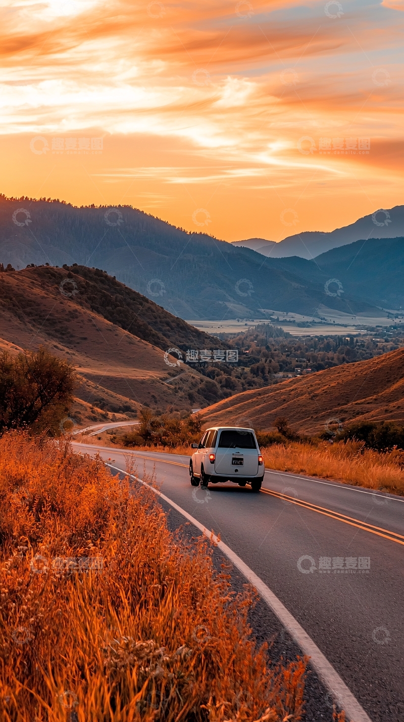 高清大图下载【趣麦麦图】夕阳下的山间公路