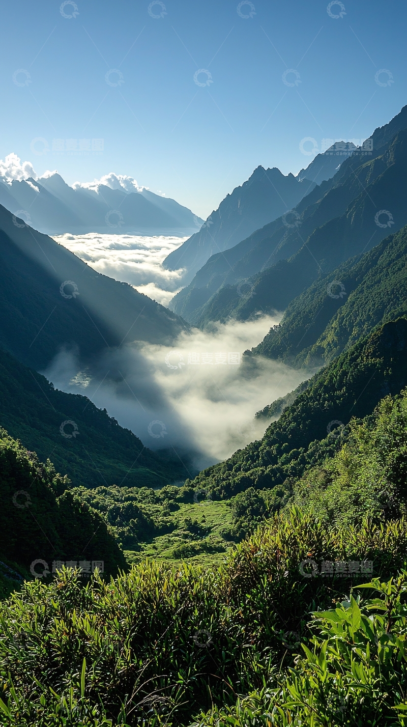 高清大图下载【趣麦麦图】云雾缭绕山谷风光