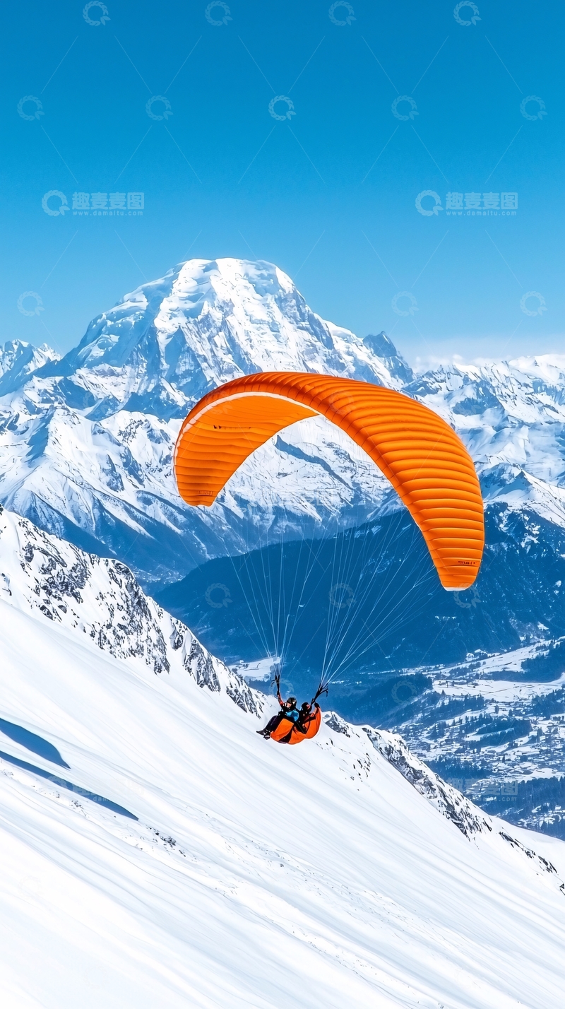 高清大图下载【趣麦麦图】雪山滑翔伞极限运动
