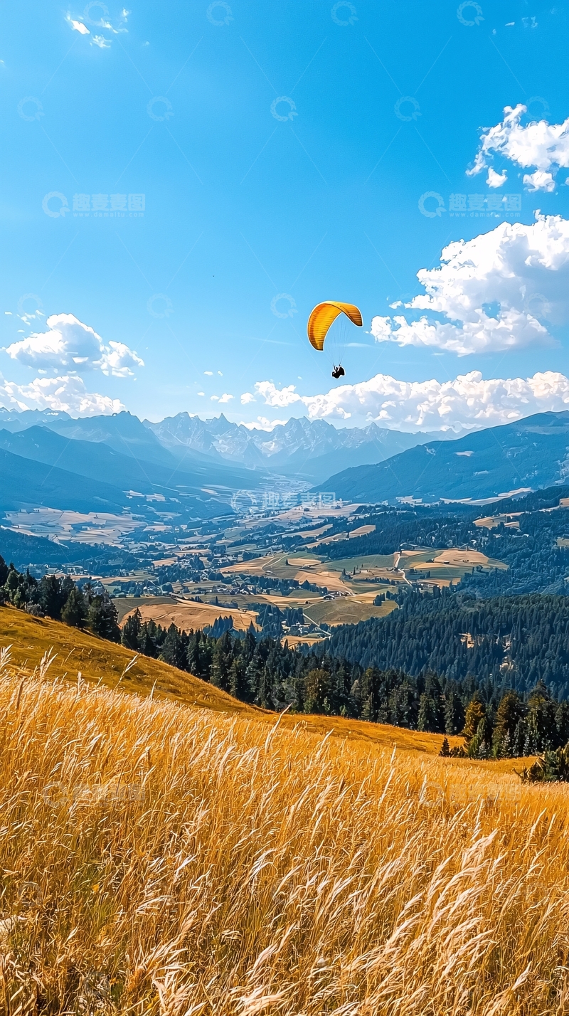 高清大图下载【趣麦麦图】蓝天白云下的滑翔伞风景