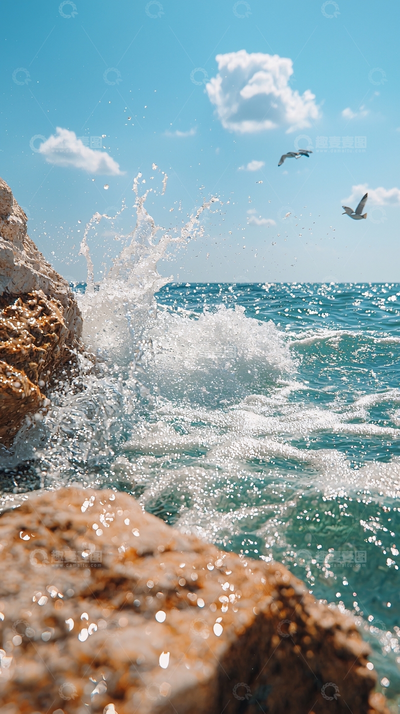 高清大图下载【趣麦麦图】海浪拍打岩石的瞬间
