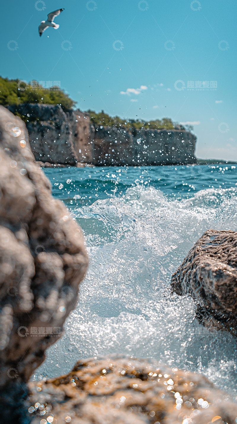 高清大图下载【趣麦麦图】海浪拍打岩石的瞬间