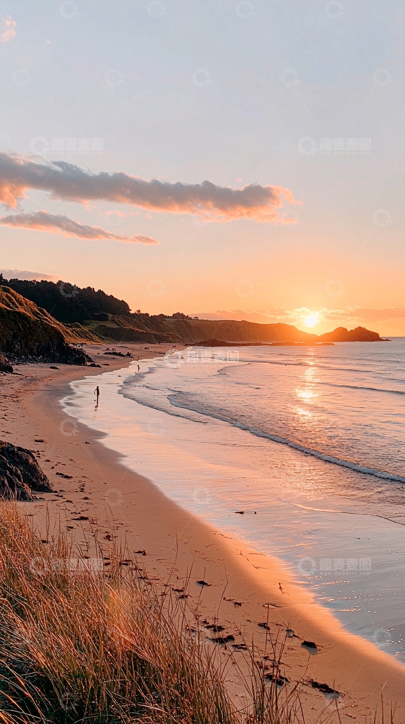 高清大图下载【趣麦麦图】夕阳下的海滩漫步