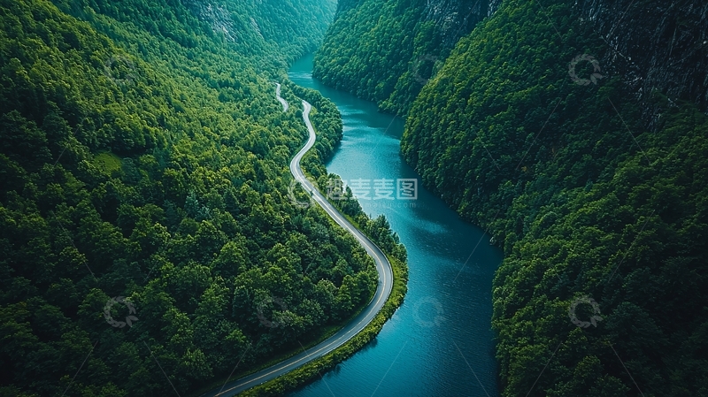 高清大图下载【趣麦麦图】蜿蜒于山谷的森林公路航拍