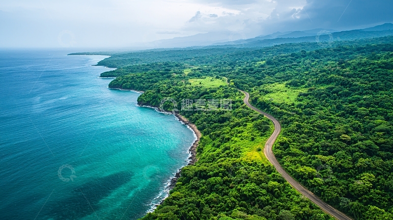 高清大图下载【趣麦麦图】绿色海洋中的森林公路航拍