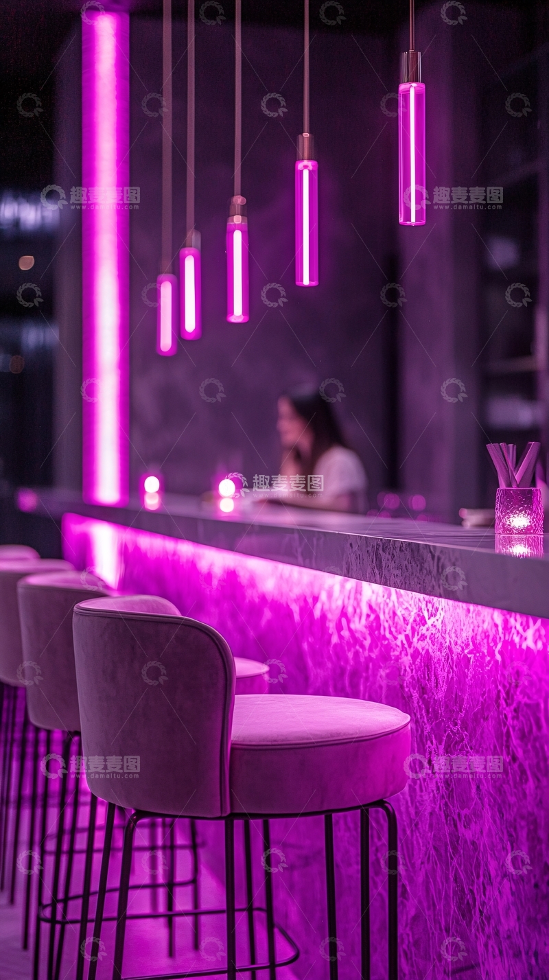 高清大图下载【趣麦麦图】紫色酒吧吧台夜景