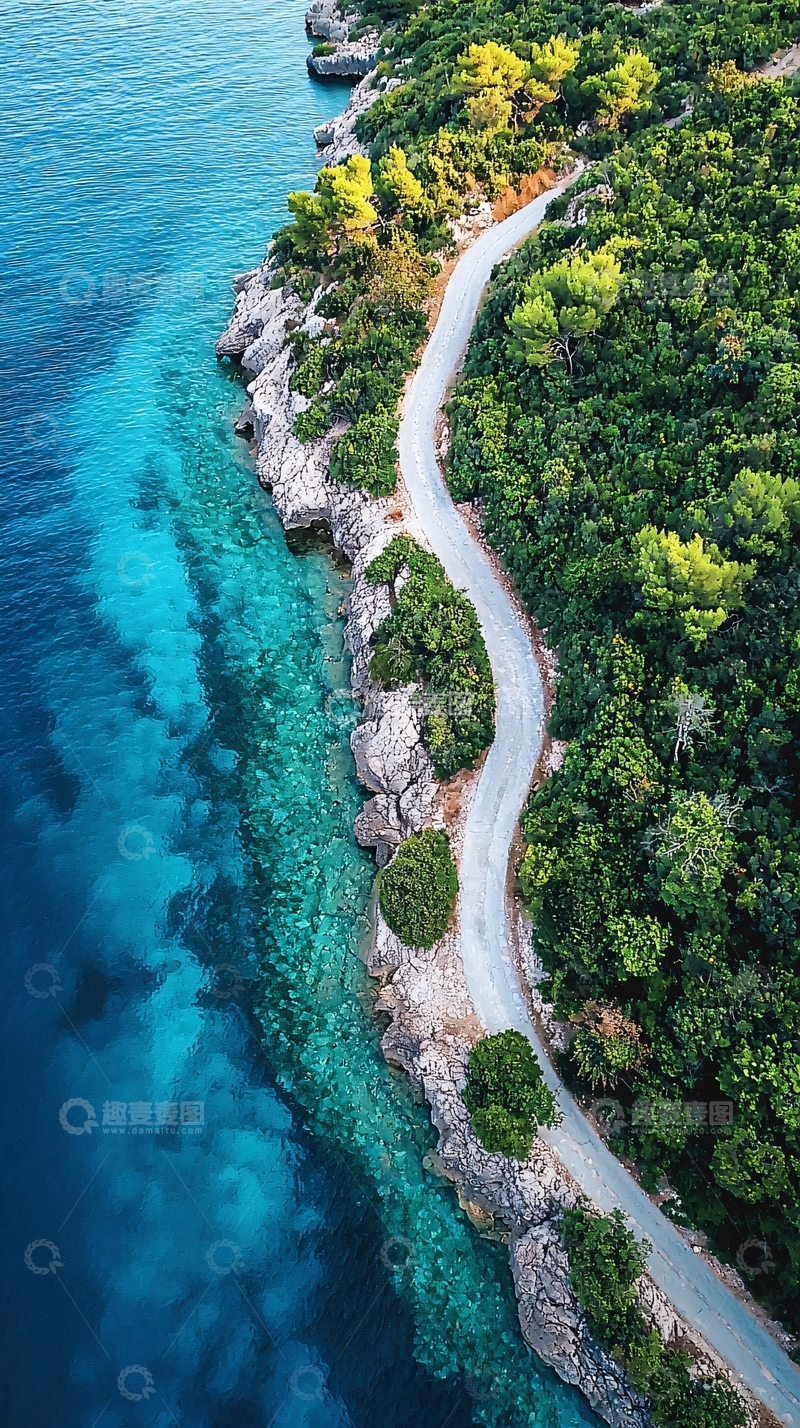 高清大图下载【趣麦麦图】航拍天际线与平静海平面的对比