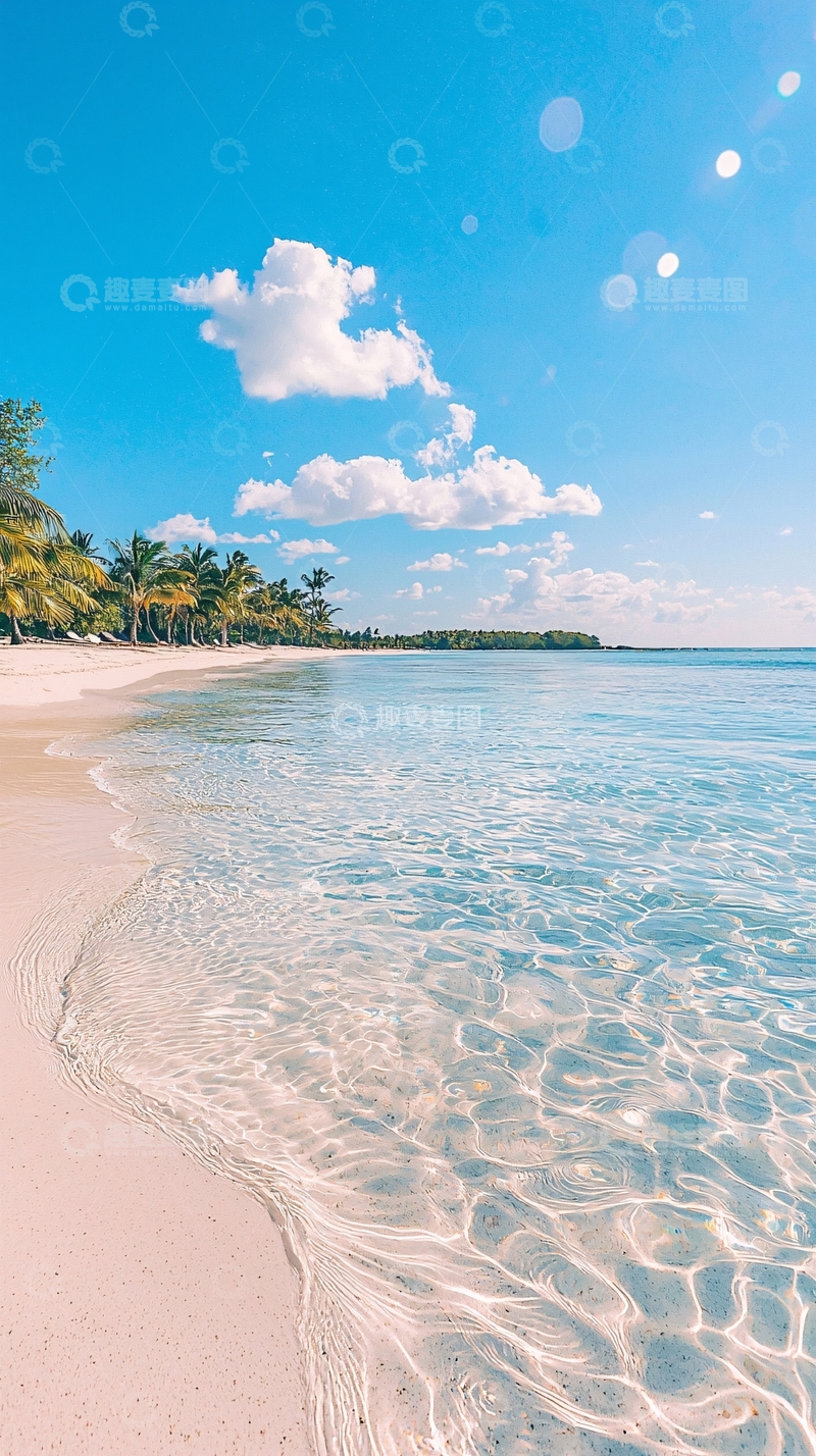 高清大图下载【趣麦麦图】清澈海滩与蓝天白云