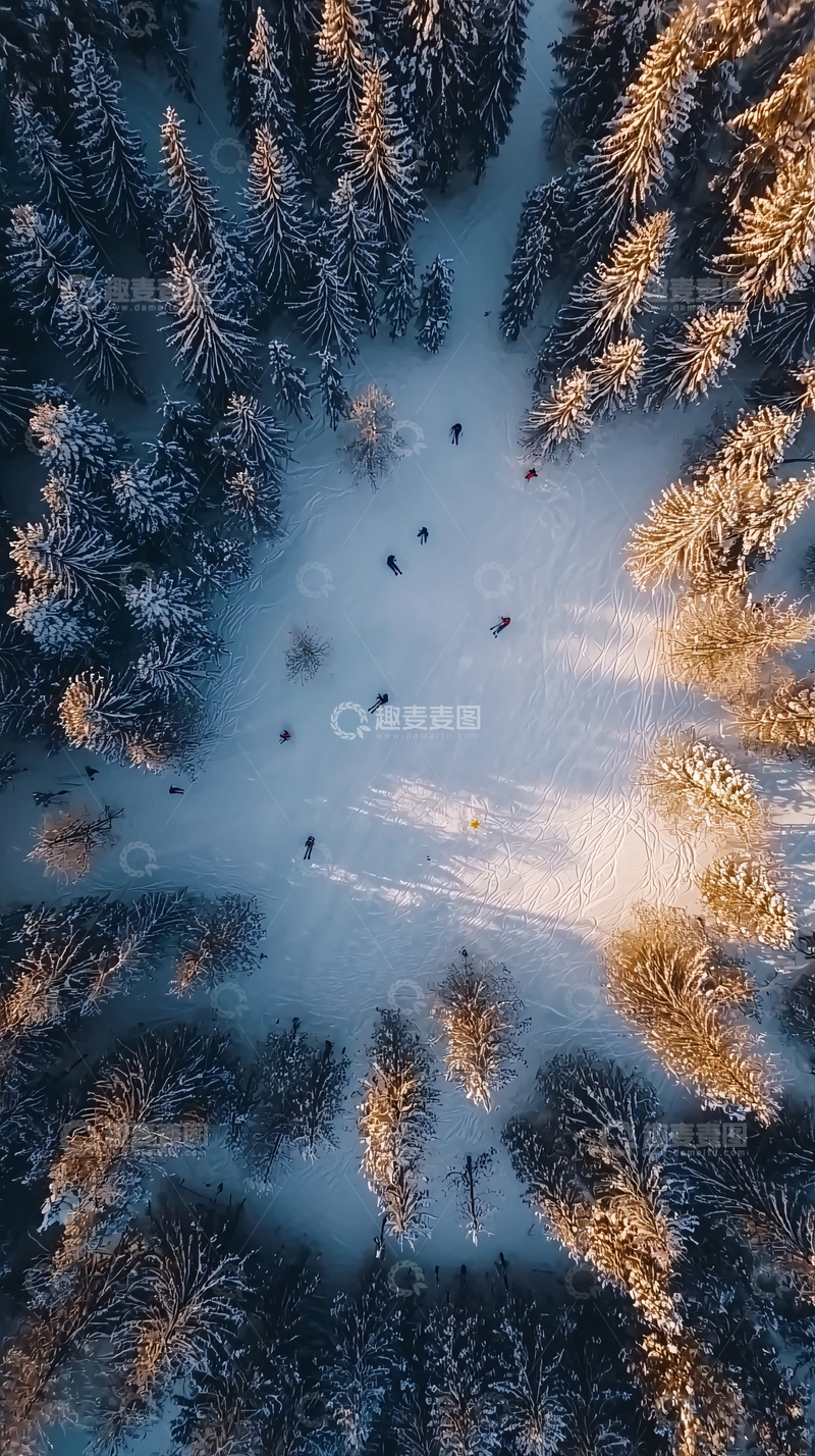 高清大图下载【趣麦麦图】冬季滑雪场高清图片