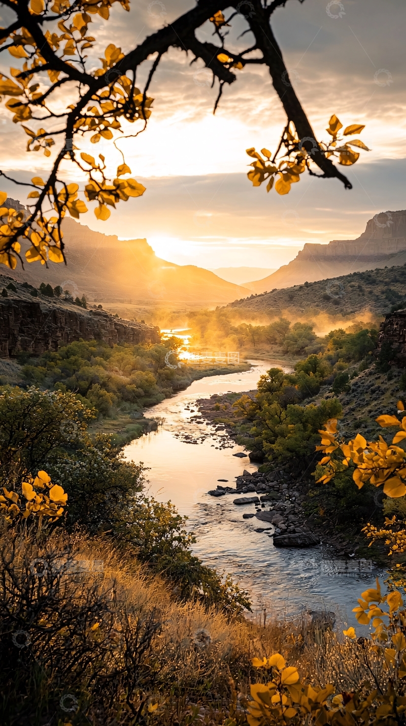 高清大图下载【趣麦麦图】夕阳下的河流与山脉