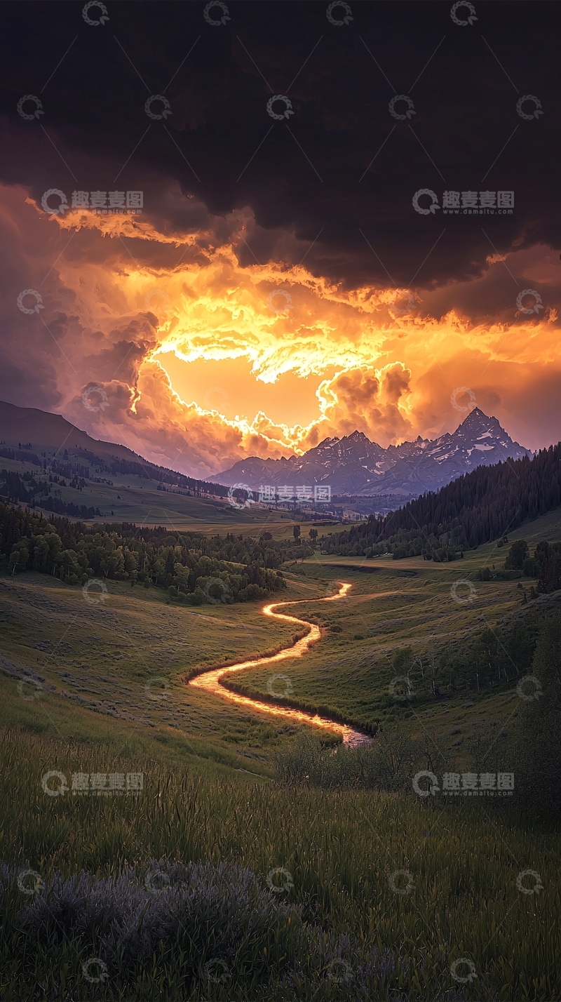 高清大图下载【趣麦麦图】夕阳下的蜿蜒小溪与群山