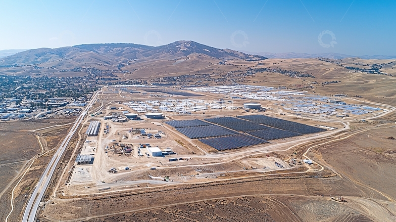 高清大图下载【趣麦麦图】太阳能发电设施全景