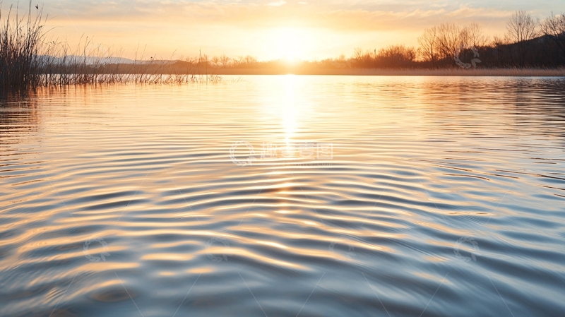 高清大图下载【趣麦麦图】夕阳下的宁静湖面