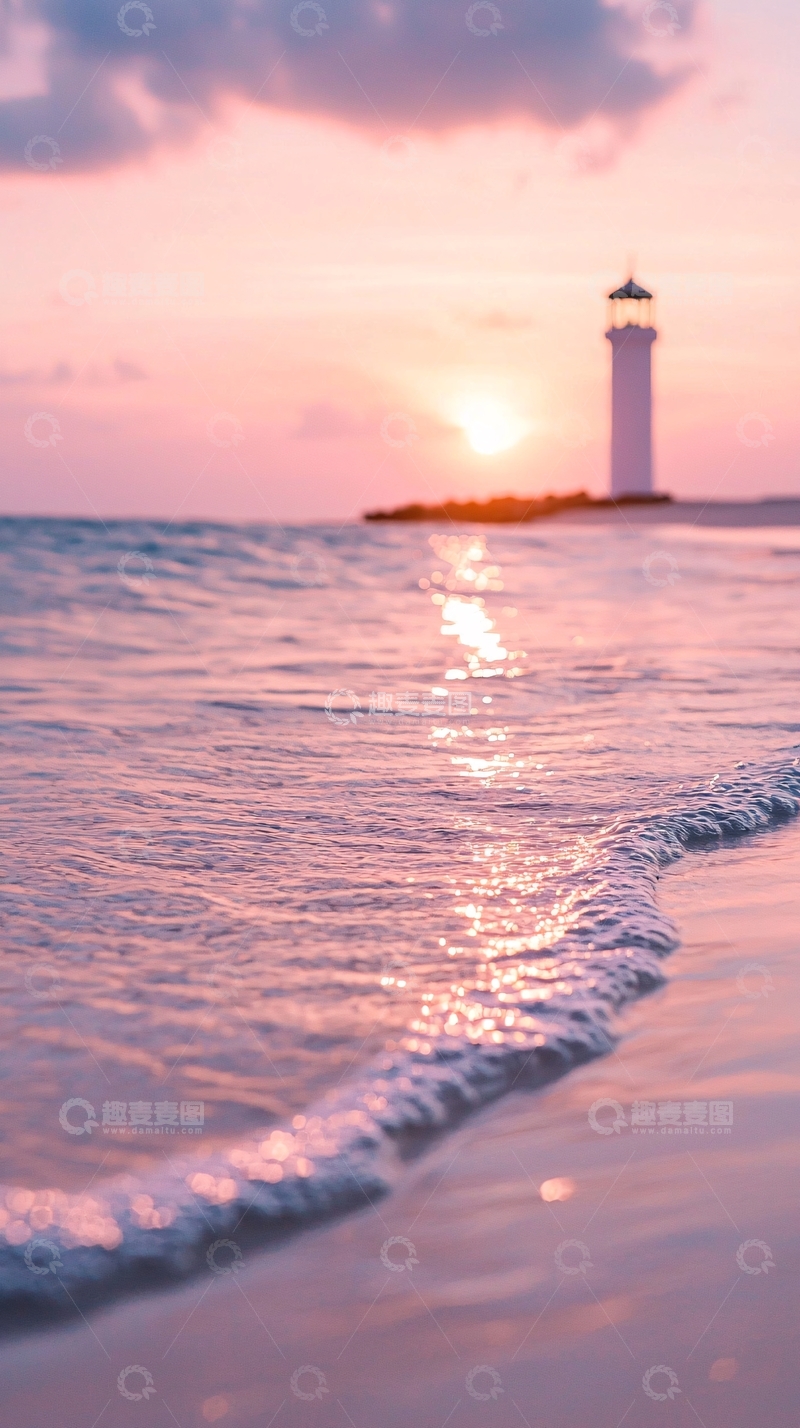 高清大图下载【趣麦麦图】夕阳下的灯塔与海浪
