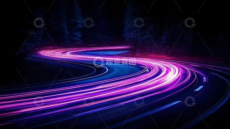 高清大图下载【趣麦麦图】夜晚森林中的蜿蜒道路光轨