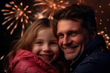 一起过年的父女