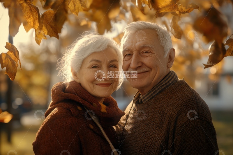 高清大图下载【趣麦麦图】秋季公园老年夫妻合照