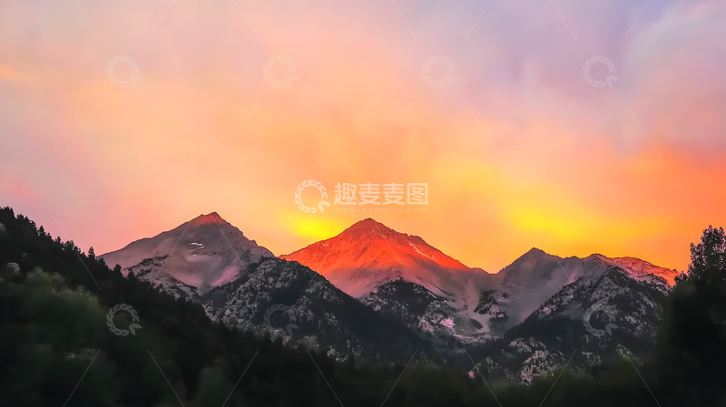 高清大图下载【趣麦麦图】山边日落壮丽晚霞风景4